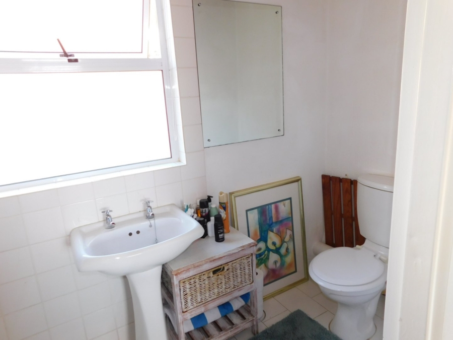 6 Bedroom Property for Sale in Mountainside Western Cape